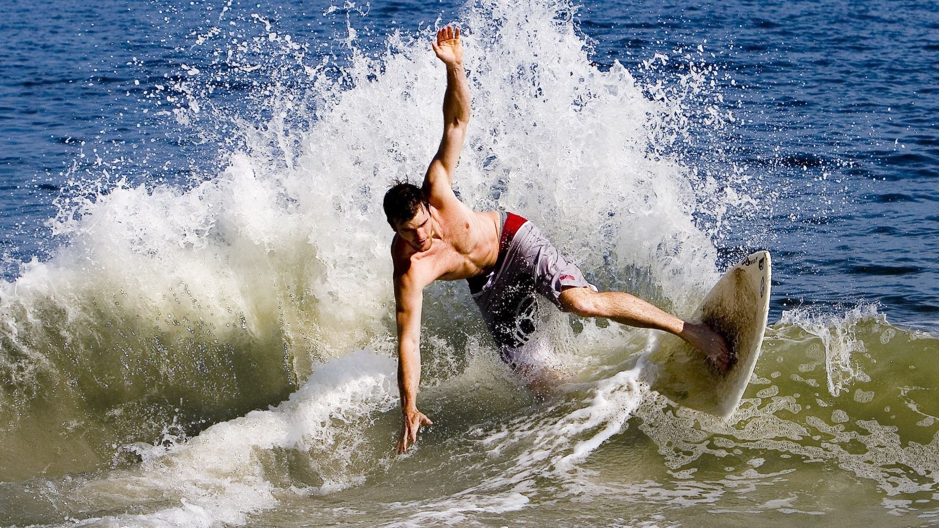 开云网址入口-英超激战：曼城主场4-2逆转阿森纳，冠军悬念再度拉开，曼城英超稳了